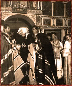 4MetPhilEnthronement