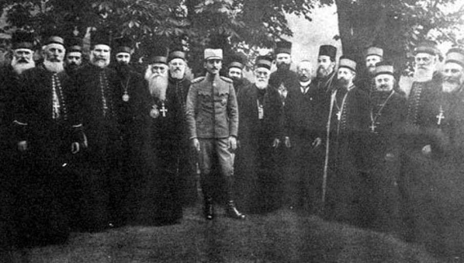Regent-Aleksandar-sa-episkopatom-crkve-1921.-godine
